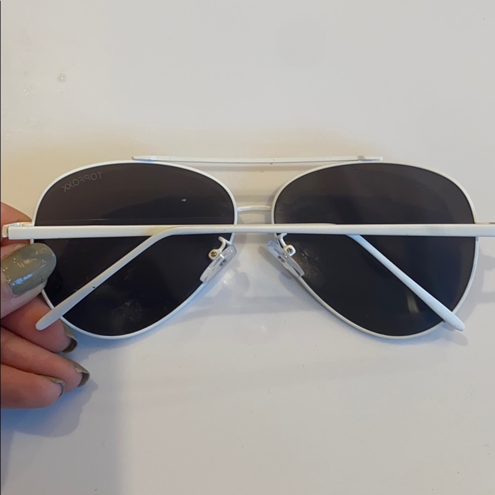 White Frame aviator sunglasses - Picture 5 of 5